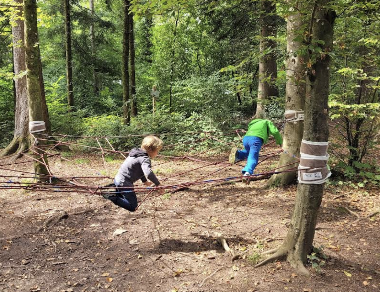Wichtel Clock's Waldspielplatz