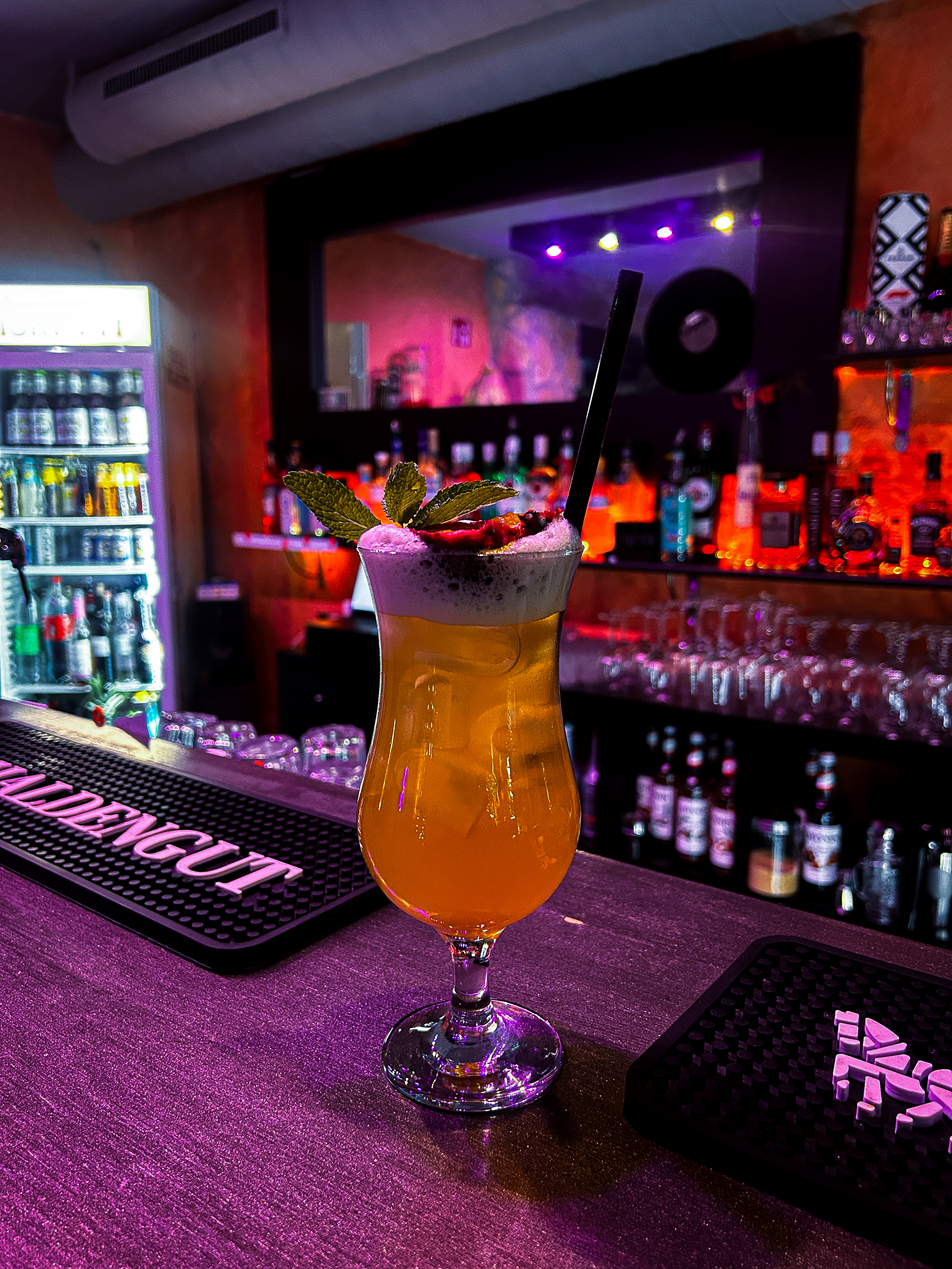 Limit Lounge