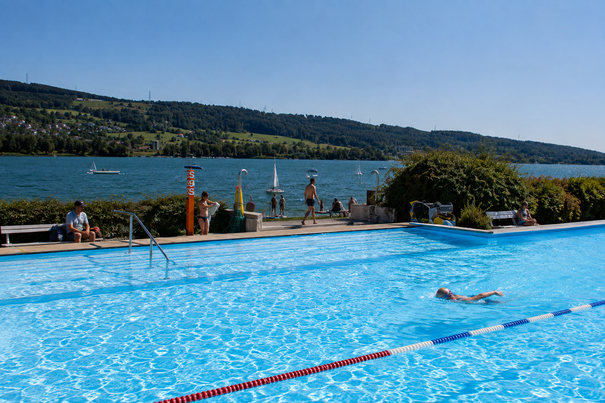 Strandbad Uster am Ufer des Greifensees