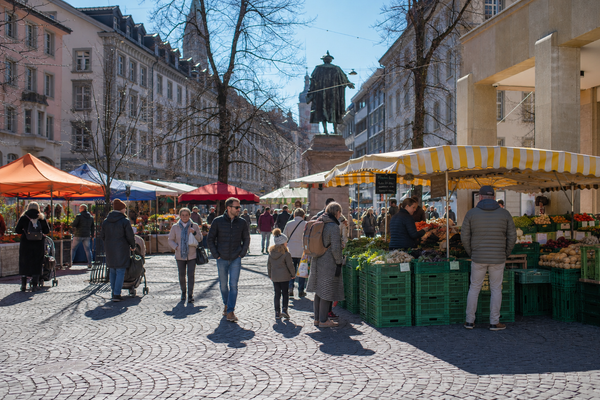 Marktstände auf dem Marktplatz in St. Gallen
