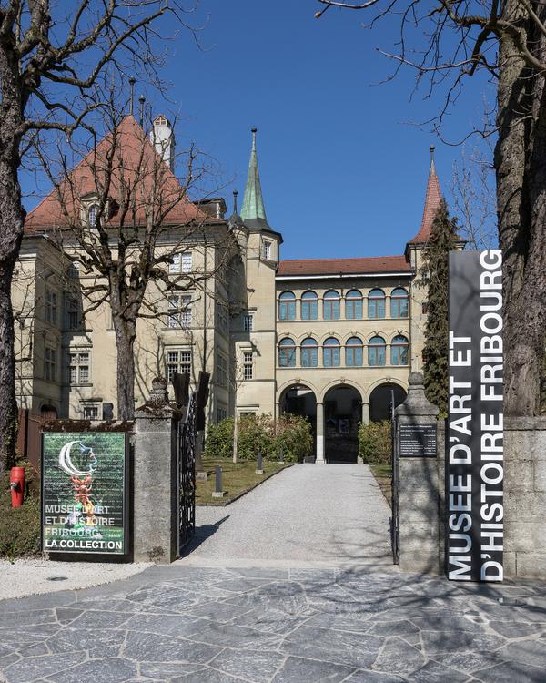 Fassade des Museums für Kunst und Geschichte Freiburg (MAHF)