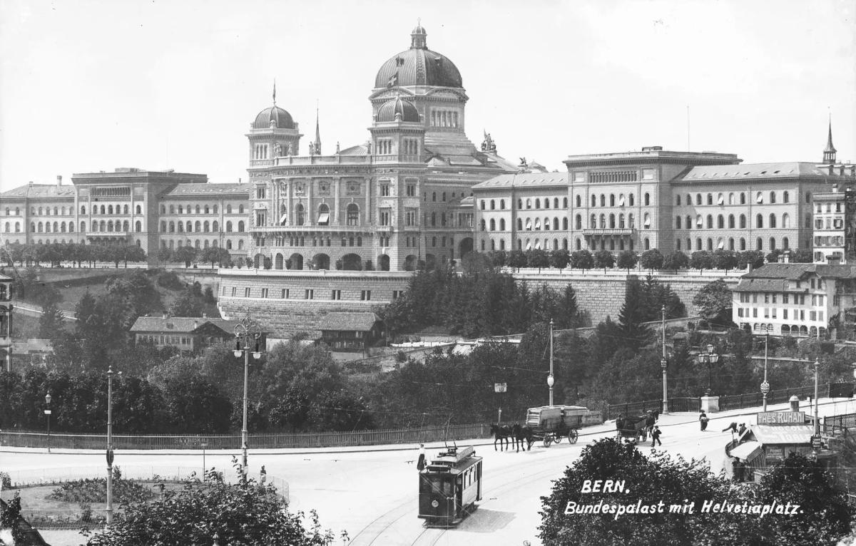 Ansicht des Bundeshauses in Bern mit Kuppel 1902